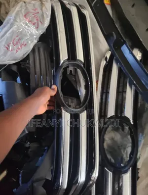 Front Grill Hilux 2015 to 2018