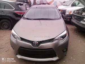 Toyota Corolla LE 4dr Sedan (1.8L 4cyl CVT) 2015 Gray
