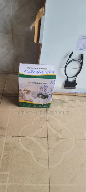 Brand New 1kwh Solar Generator Cola 1000 With Panel