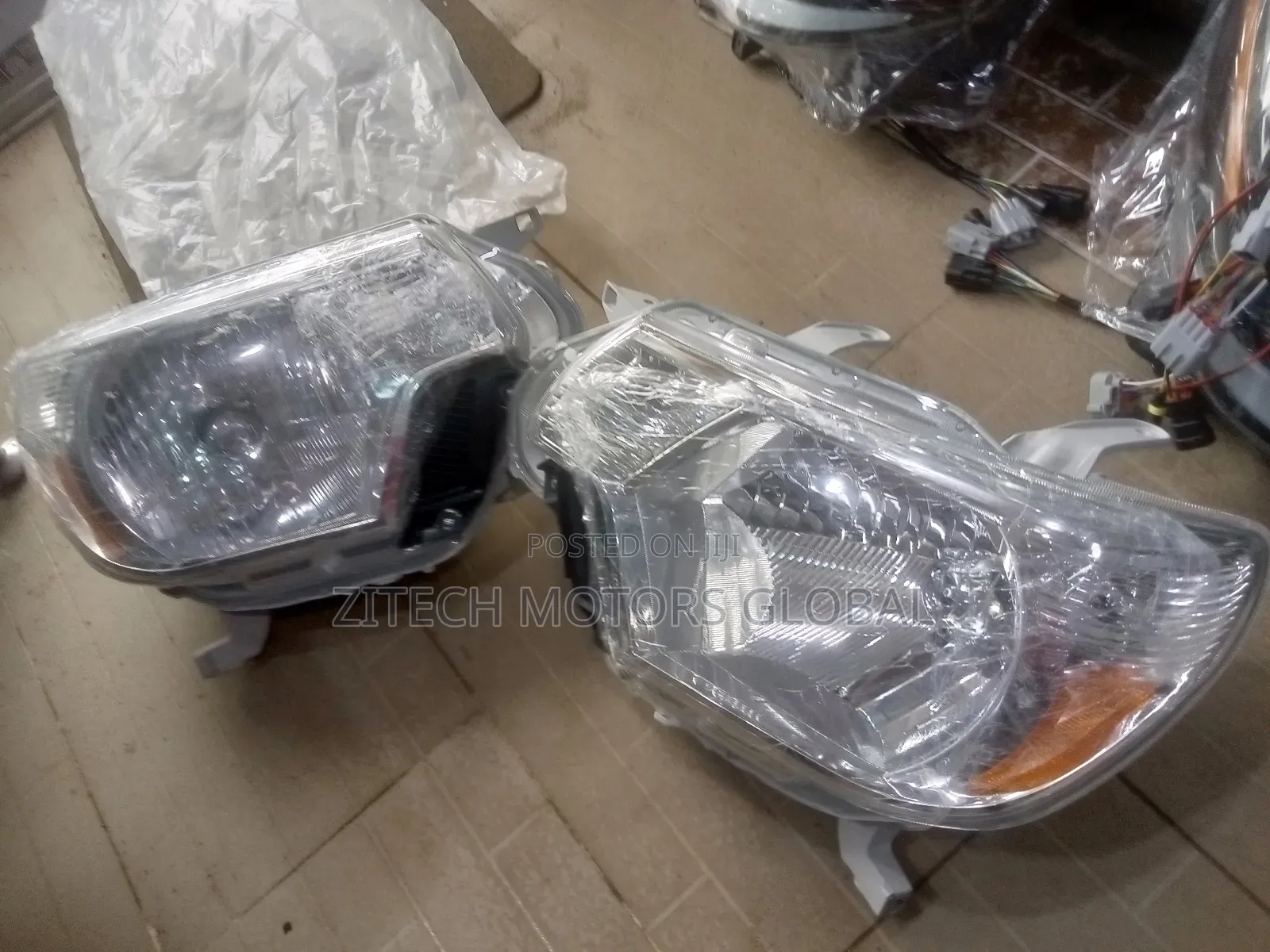 Set Headlight Tacoma 2012