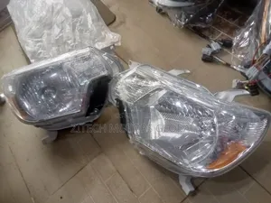 Set Headlight Tacoma 2012