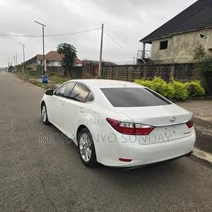 Lexus ES 350 FWD 2013 White