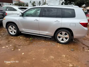 Toyota Highlander Limited 2010 Silver