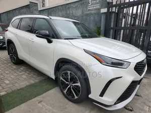 Toyota Highlander XSE 2022 White