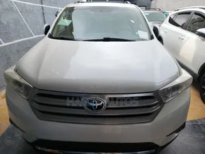 Toyota Highlander Limited 2012 White