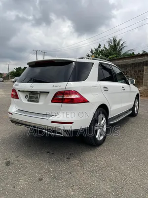 Mercedes-Benz M Class ML350 4MATIC 4dr SUV AWD (3.5L 6cyl 7A) 2014