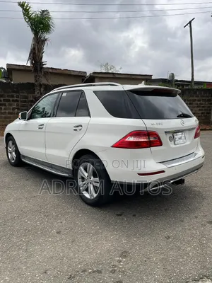Mercedes-Benz M Class ML350 4MATIC 4dr SUV AWD (3.5L 6cyl 7A) 2014