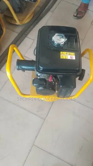 Robin Concrete Vibrator Machine