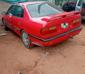 Nissan Primera 2002 Red