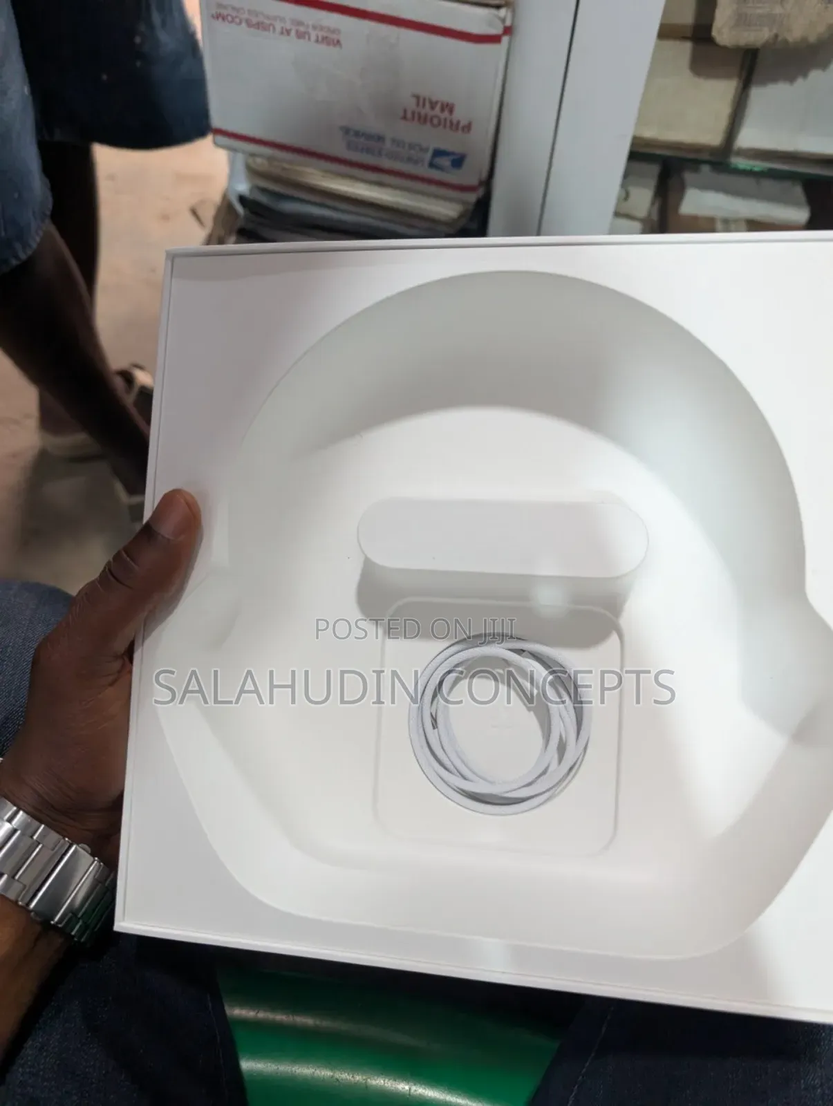 Open Box Airpod Max 2