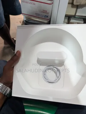 Open Box Airpod Max 2