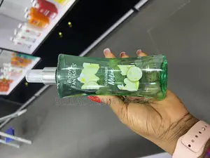 Body Fantasies Strawberry