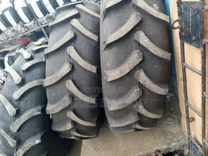 16.9-28 Lander Tire
