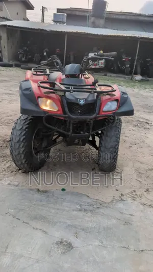 Suzuki 2015 Red