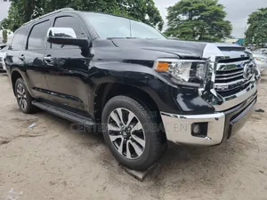 Toyota Sequoia Platinum 4dr SUV 4WD (5.7L 8cyl 6A) 2016 Black