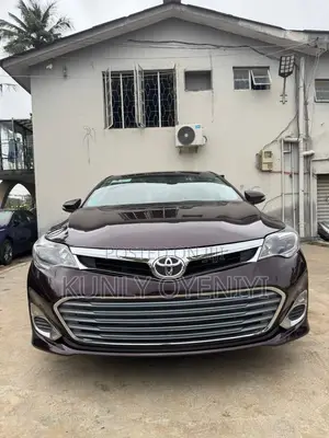 Toyota Avalon XLE Premium Sedan FWD (3.5L 6cyl 6A) 2013 Maroon
