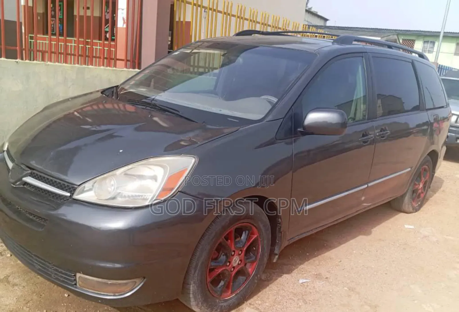 Toyota Sienna 2005 Gray in Ikeja - Cars, God First | Jiji.ng
