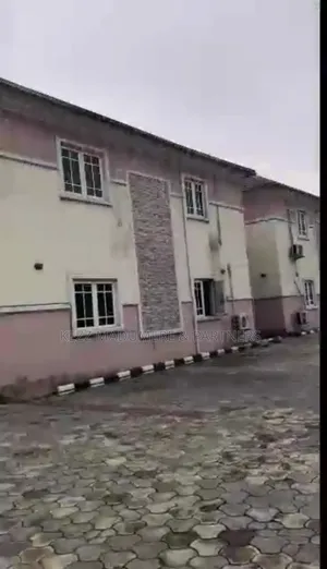 8bdrm Block of Flats in Woji , Port Harcourt for sale