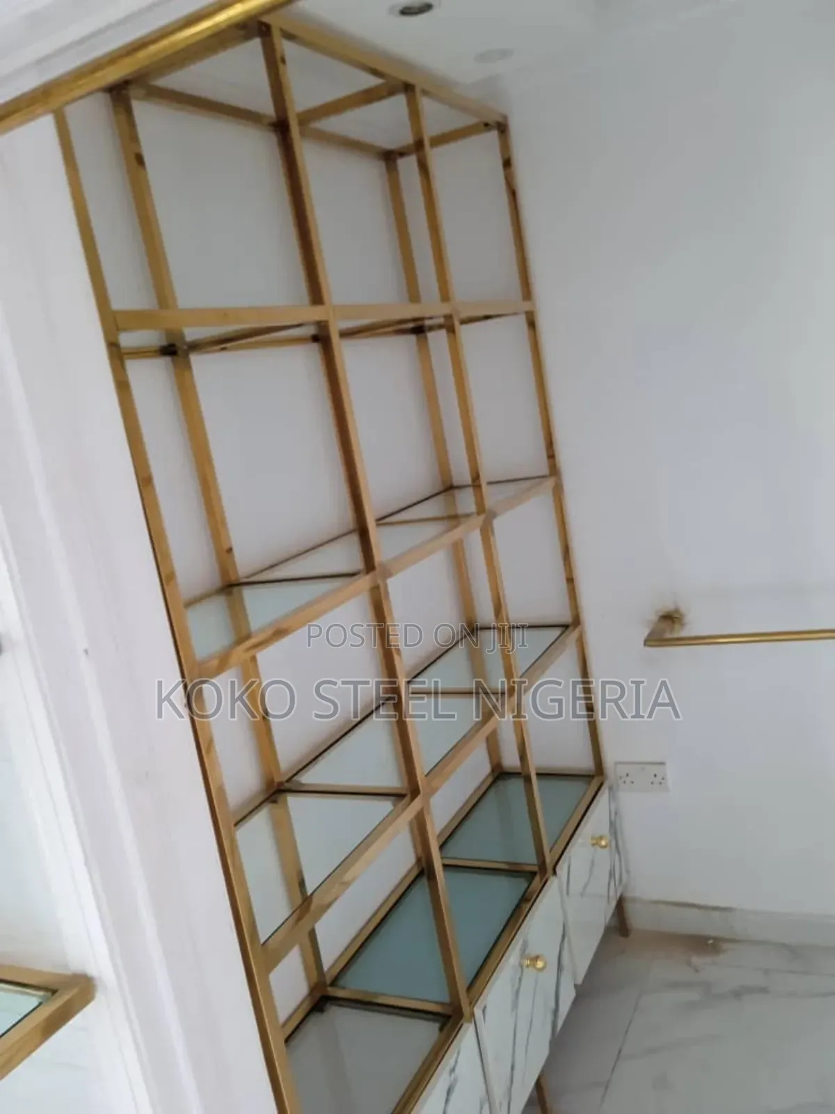Stainless Gold Showroom Hanger