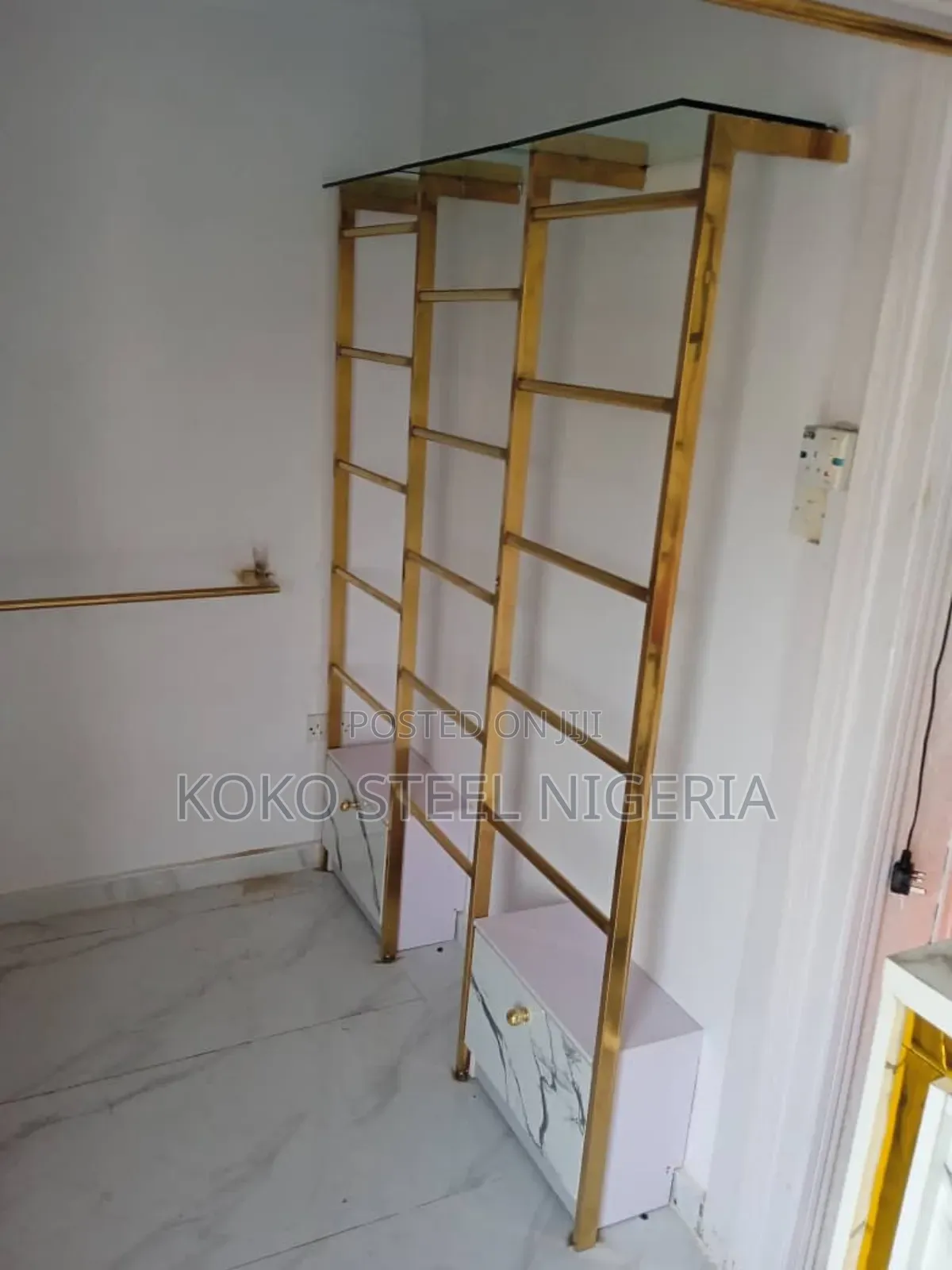 Stainless Gold Showroom Hanger