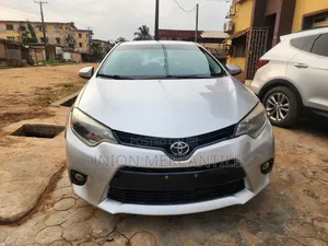 Toyota Corolla LE 4dr Sedan (1.8L 4cyl CVT) 2014 Silver