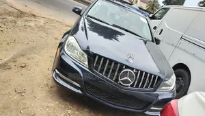 Mercedes-Benz C-Class C 300 CDI 4MATIC (S204) 2013 Blue