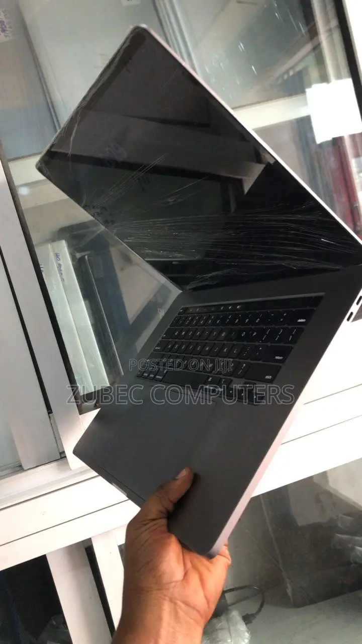 Laptop Apple MacBook Pro 2019 32GB Intel Core i7 SSD 512GB