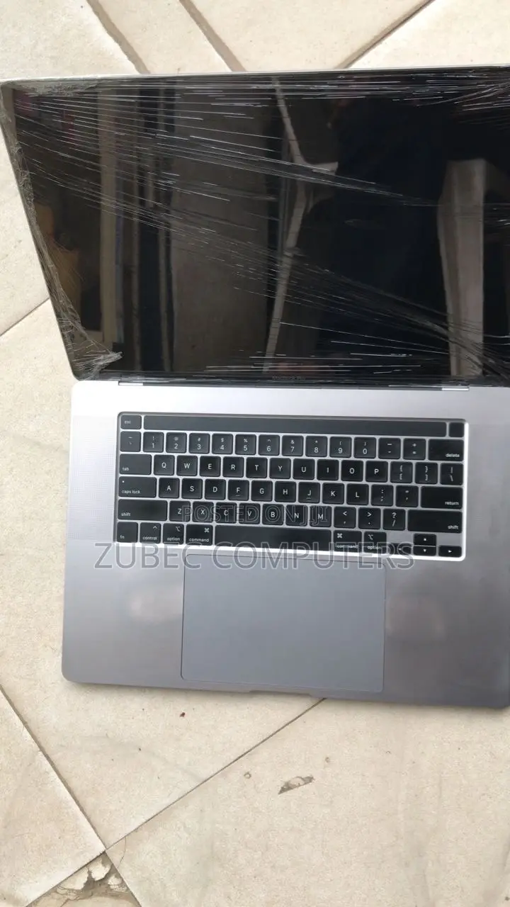Laptop Apple MacBook Pro 2019 32GB Intel Core i9 SSD 512GB
