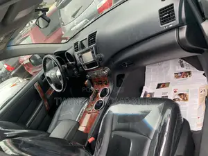 Toyota Highlander Limited 3.5l 4WD 2013 Gray