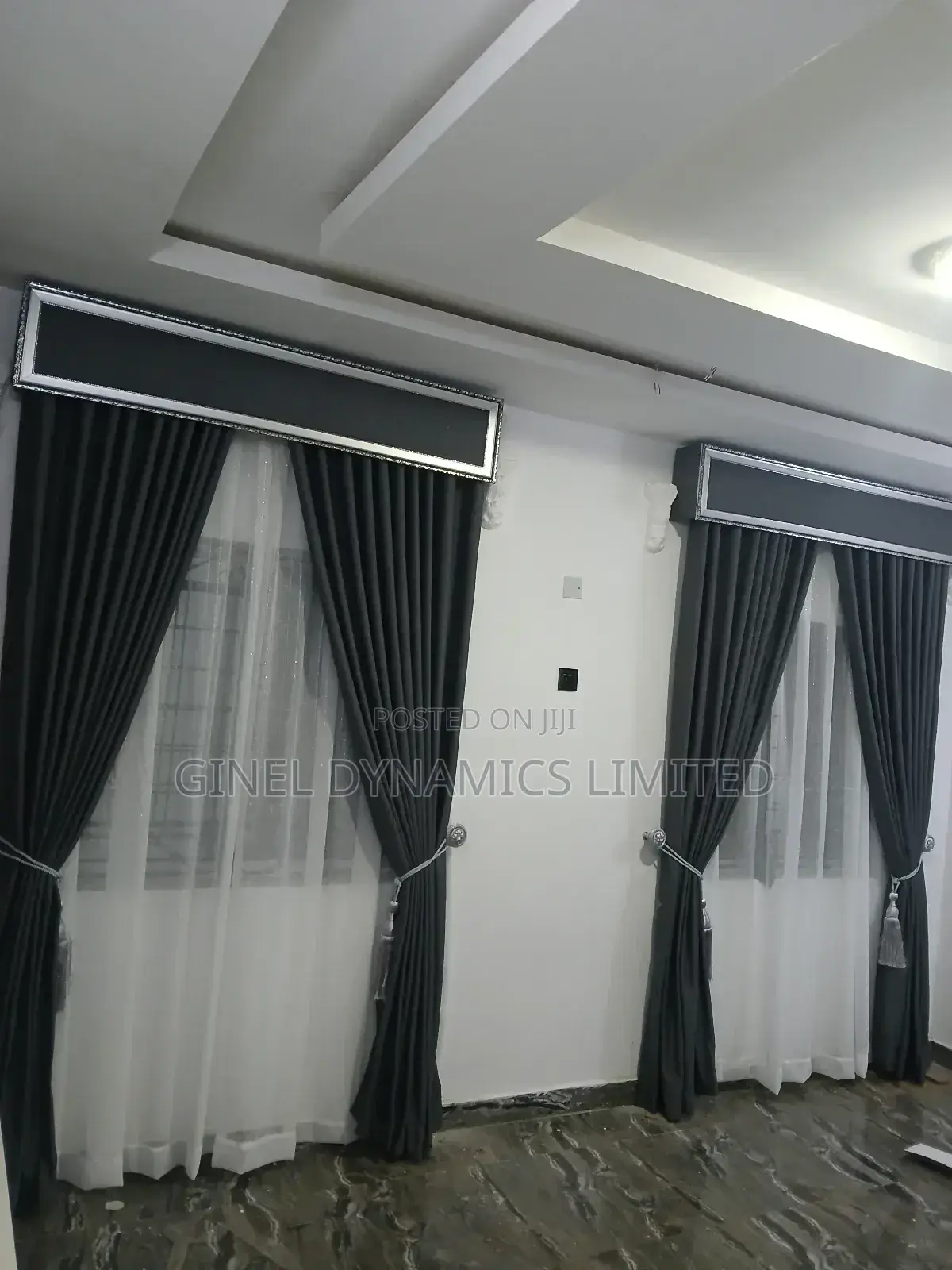 Thick and Quality Curtains for Parlour
