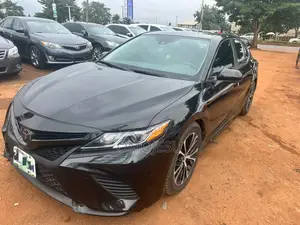 Toyota Camry SE FWD 2020 Black