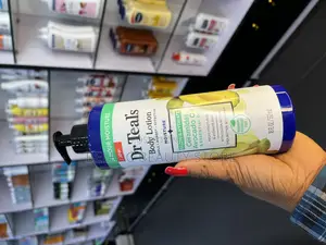 Dr Teals Ceramides , Avocado Oil and Essential Oil