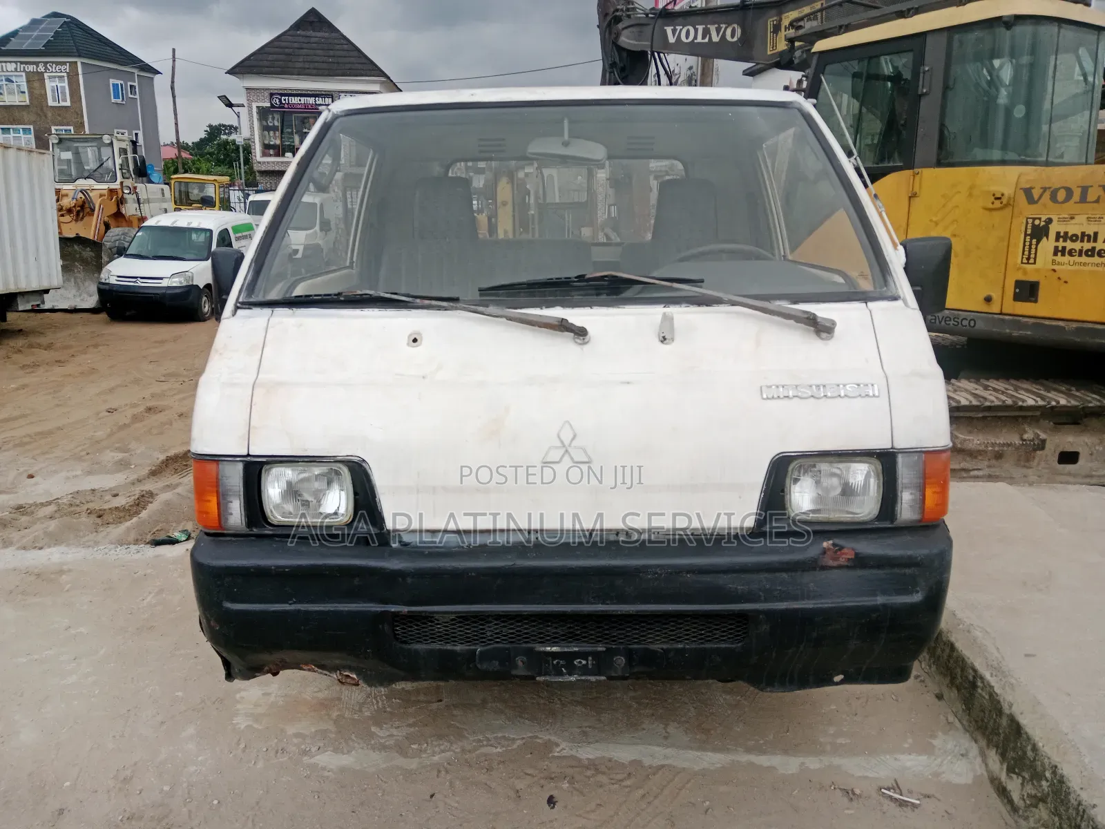 Mitsubishi L300 1995 White