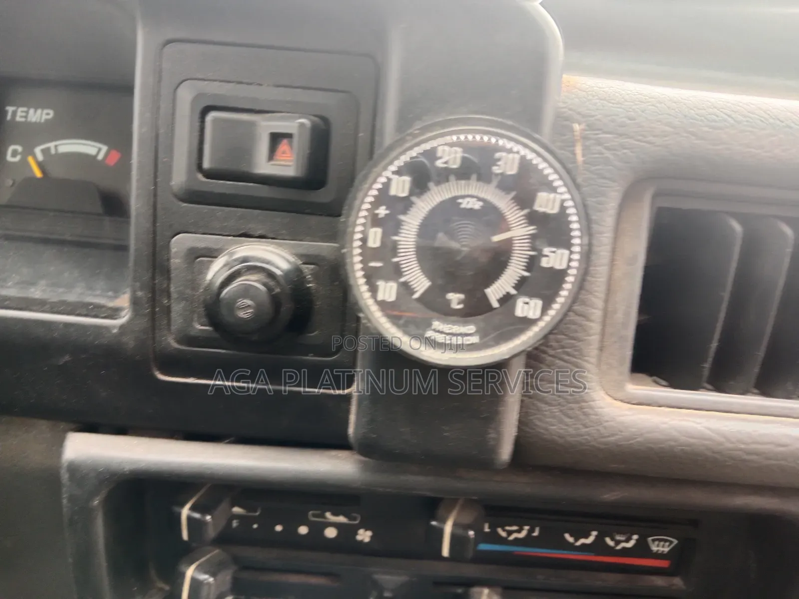 Mitsubishi L300 1995 White
