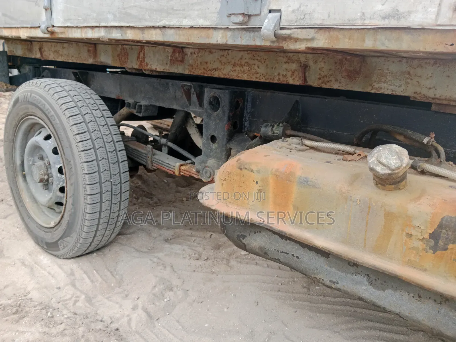Mitsubishi L300 1995 White