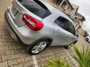 Mercedes-Benz GLA 250 2016 Silver