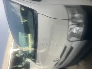 Toyota HiAce 2013 White