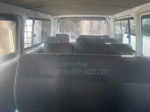 Toyota HiAce 2013 White