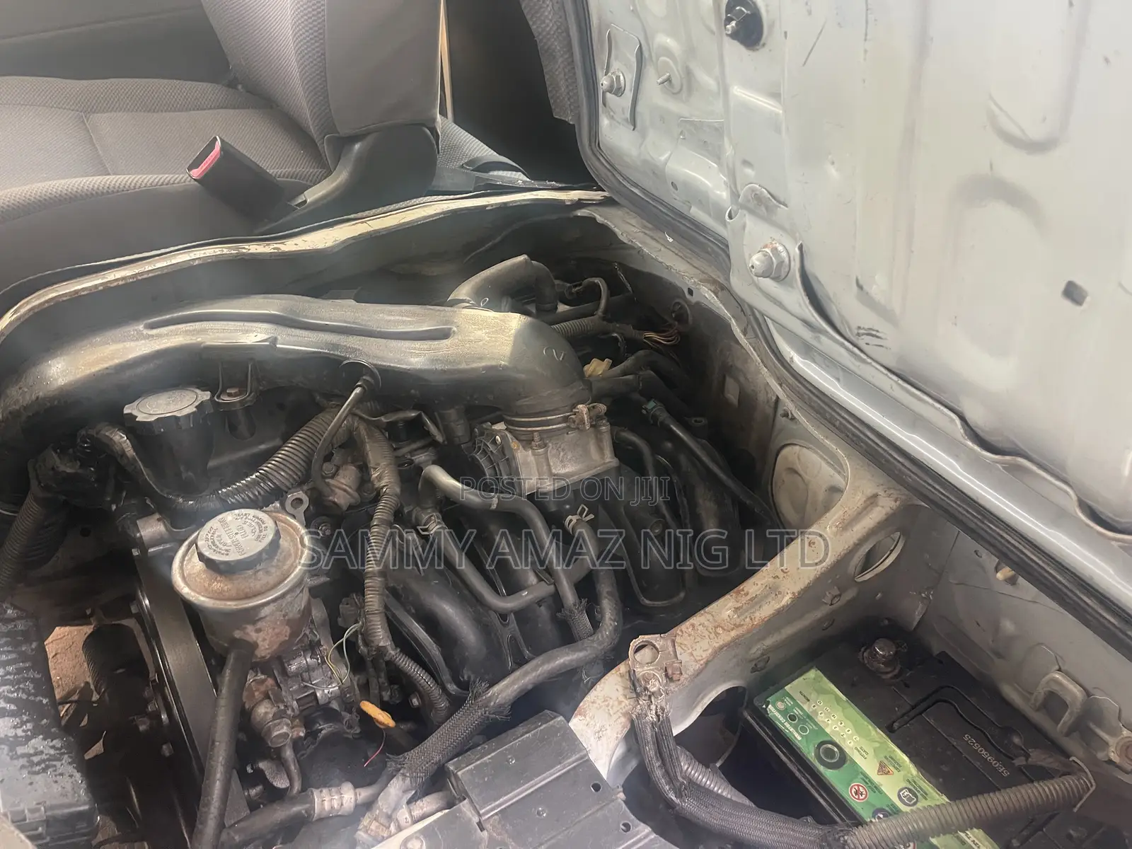 Toyota HiAce 2013 White