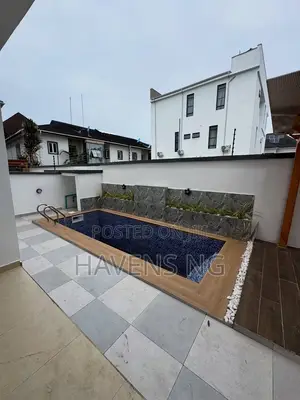 5bdrm Duplex in Chevron for sale