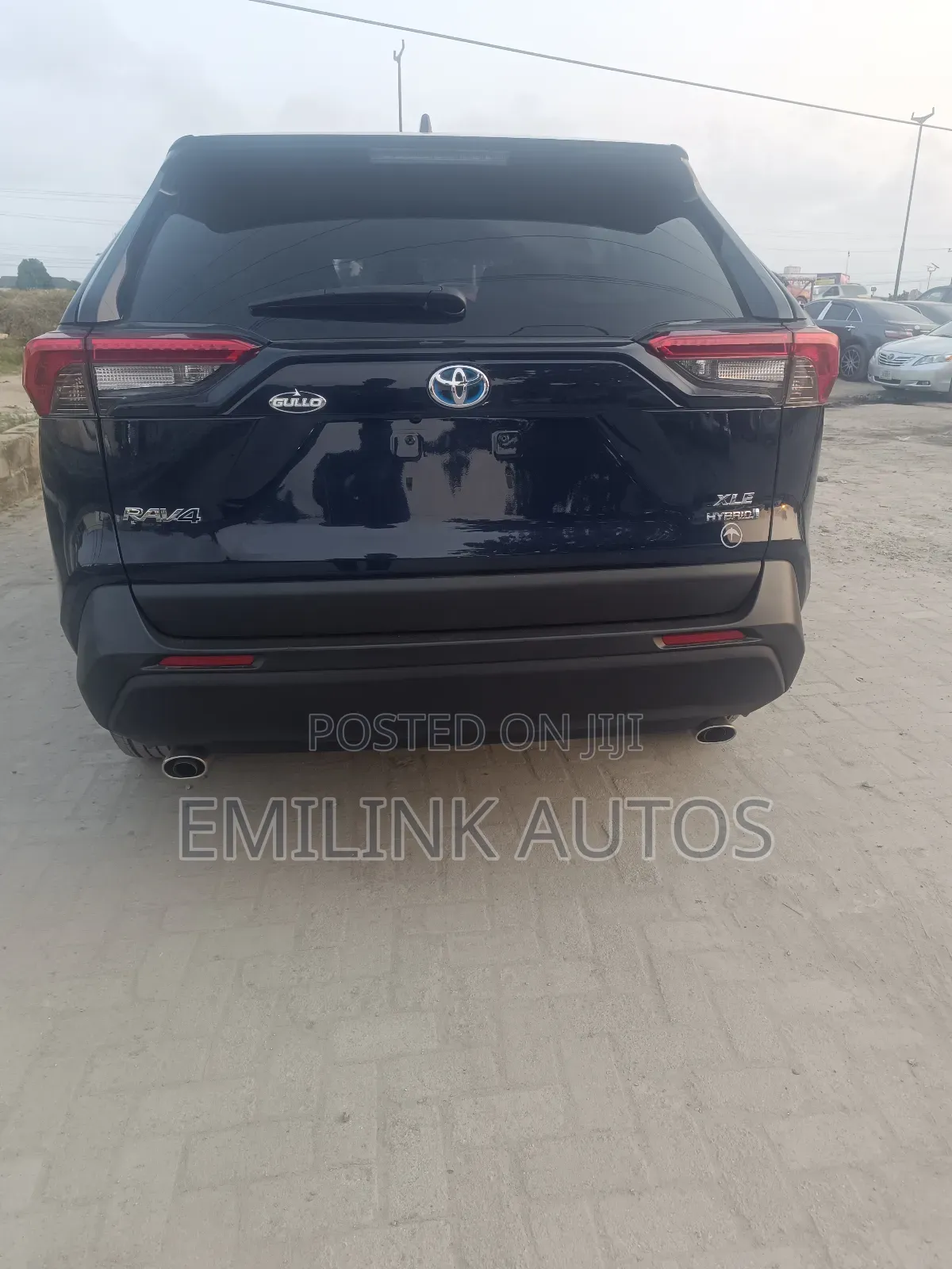 Toyota RAV4 XLE 2021 Blue