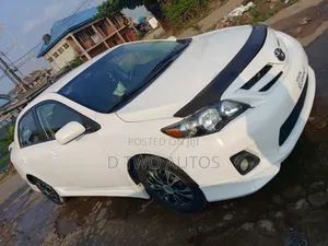 Toyota Corolla S Special Edition 4dr Sedan (1.8L 4cyl 4A) 2013 White