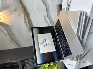 Laptop Apple MacBook 2018 16GB Intel Core I7 SSD 512GB