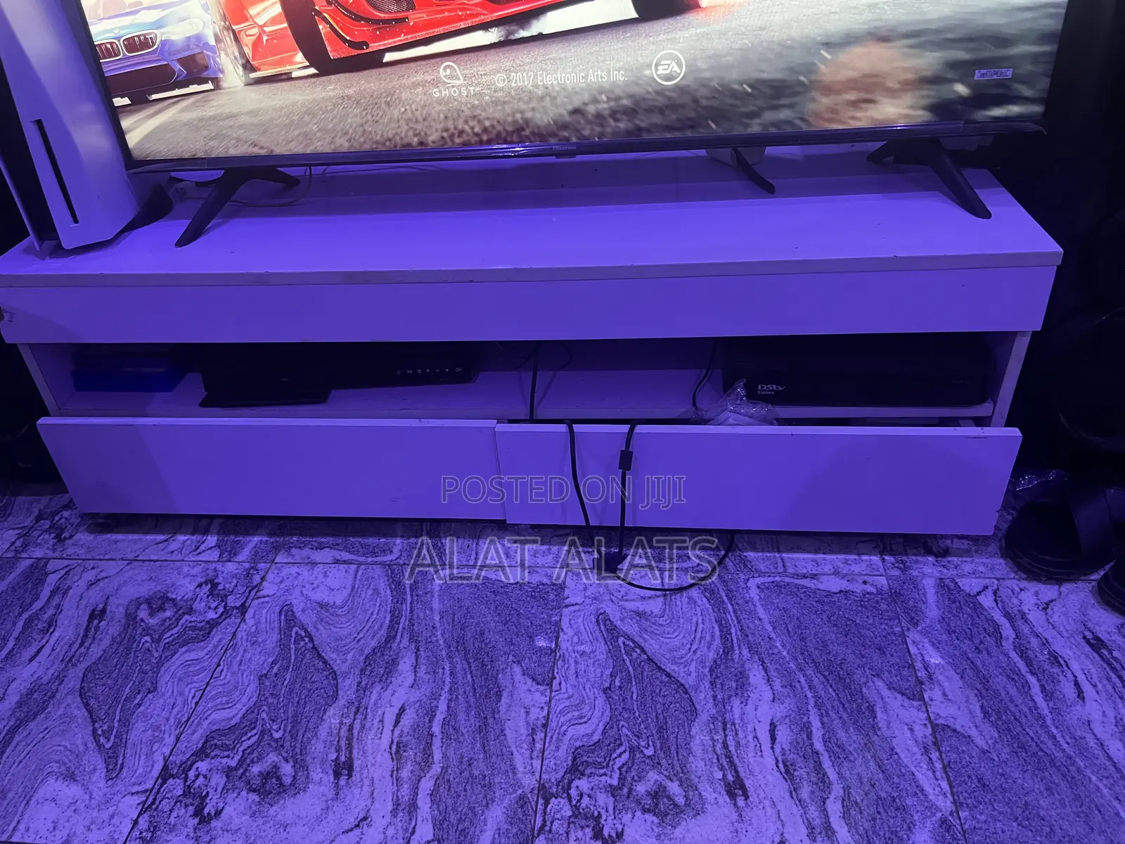 50inches Hisense Smart Tv With Tv Stand in Dutse-Alhaji - Furniture ...