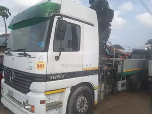 Mercedes Benz 1853 Hiab Truck
