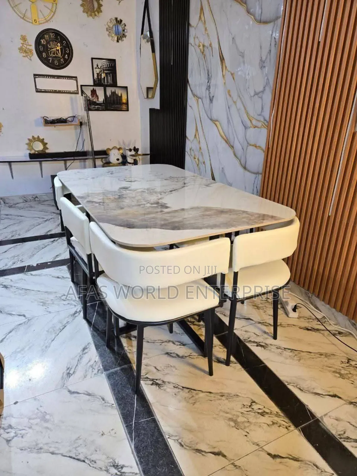 Beautiful Dinning Table and Chairs