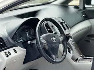 Toyota Venza V6 AWD 2010 White