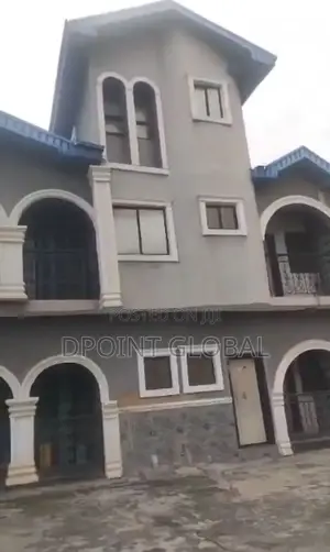 8bdrm Penthouse in Ajao Estate for sale