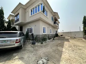 4bdrm Duplex in Lugbe District for sale