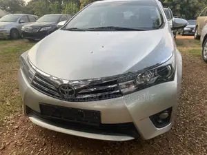 Toyota Corolla LE Plus 4dr Sedan (1.8L 4cyl CVT) 2015 Silver